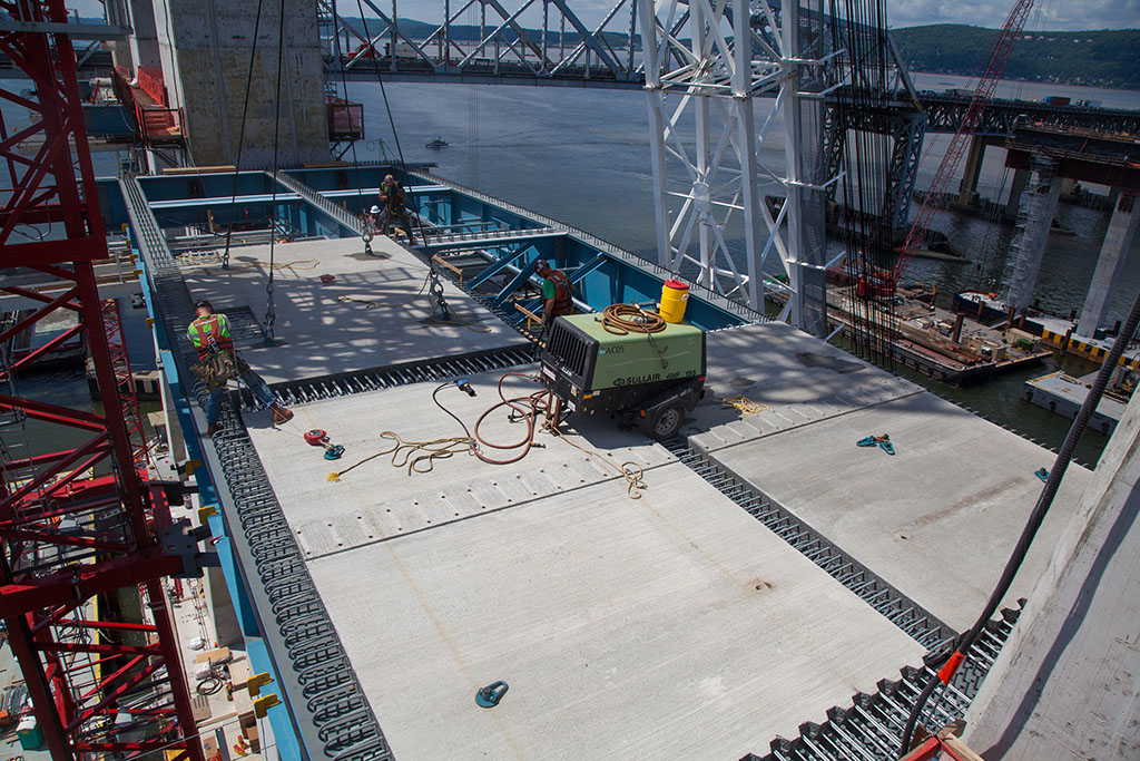Sullair compressors working on the New NY Bridge Project