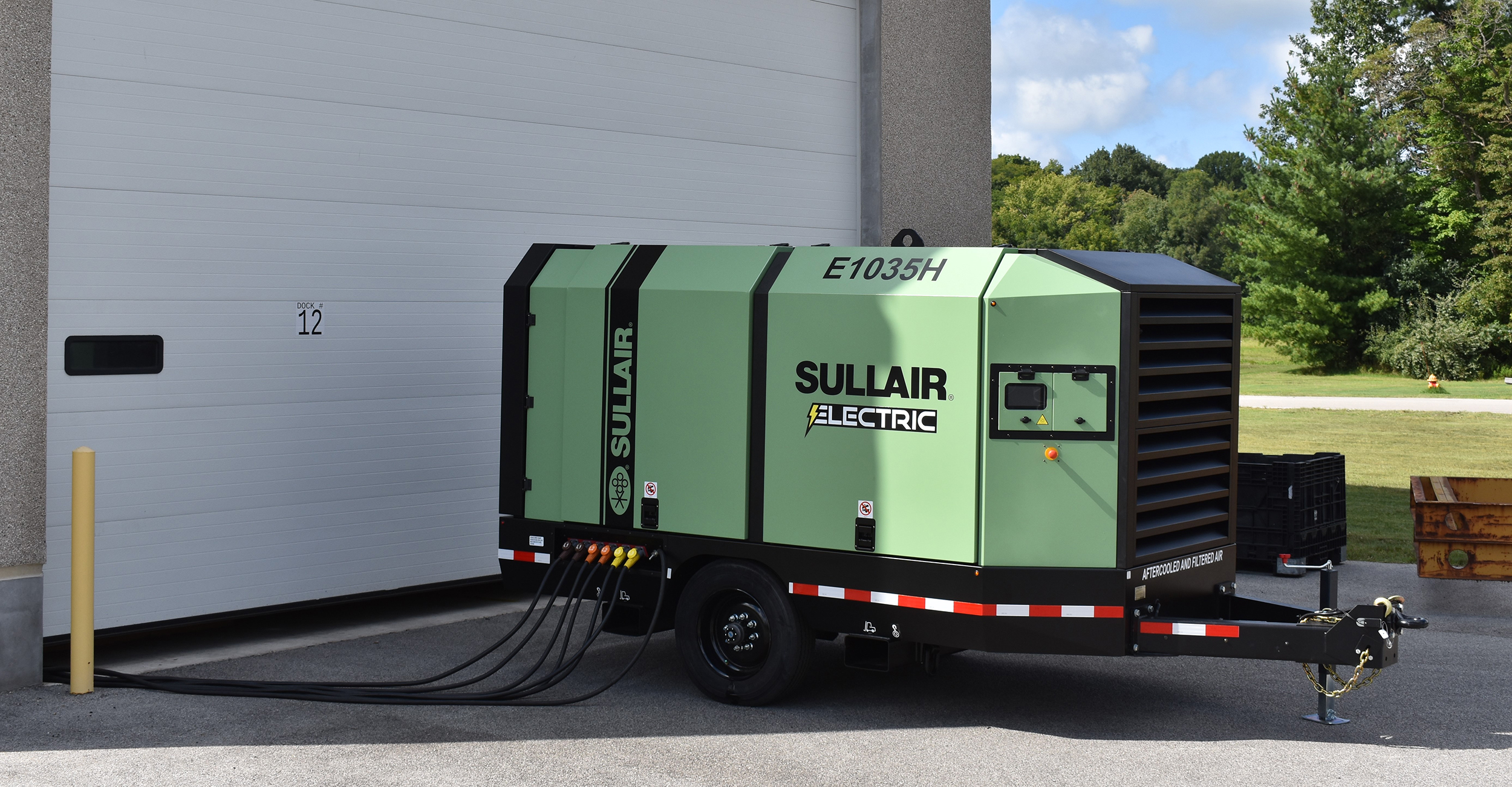 Sullair E1035H electric portable compressor wins 2023 Compact Equipment Innovative Iron Award