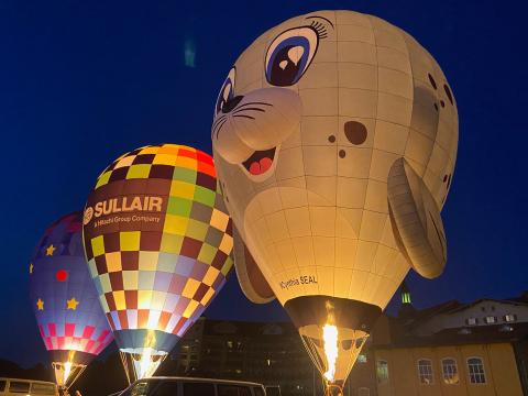 Sullair hot air balloon and pilot Shawn Raya